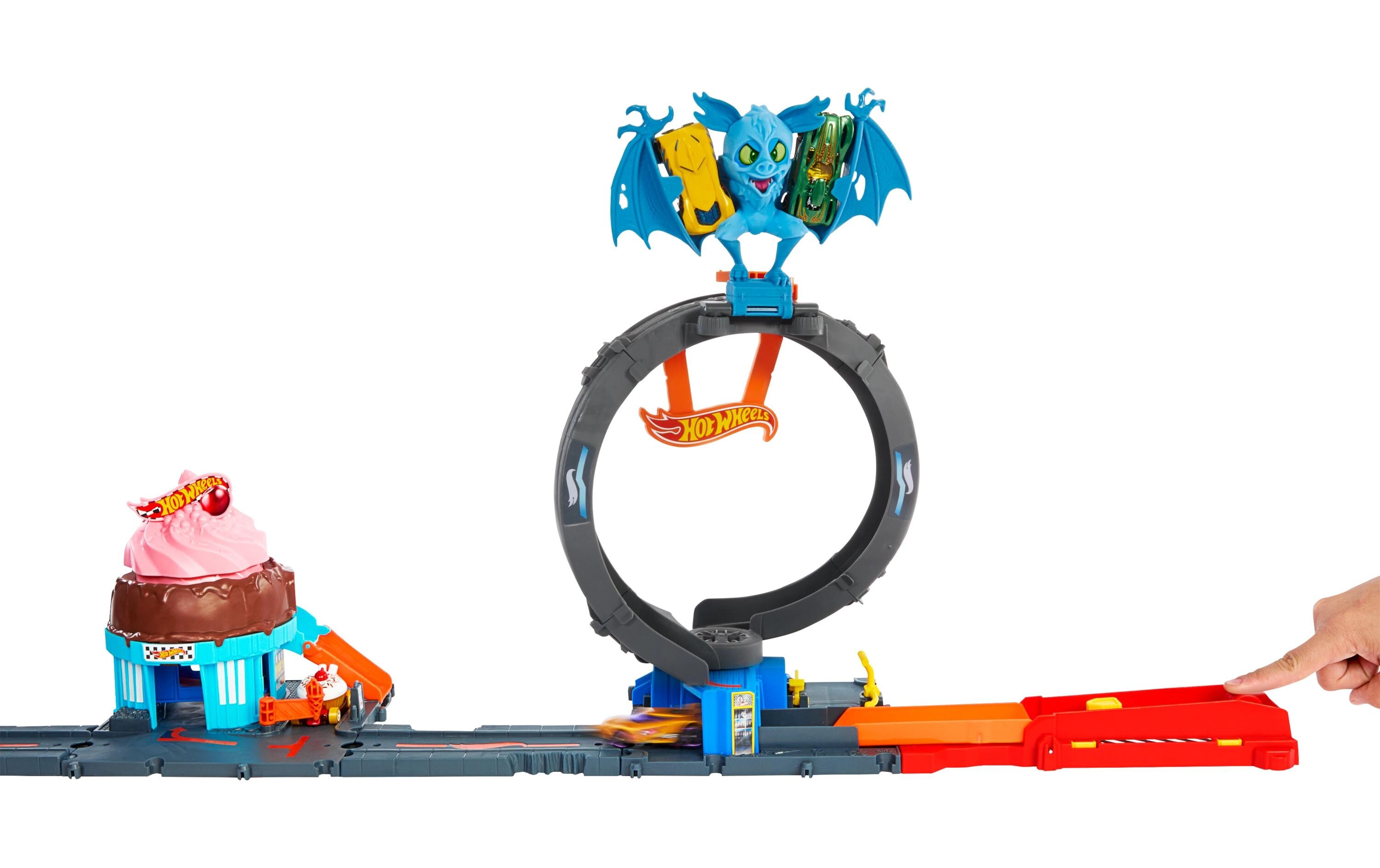 Action Cars Hot Wheels City Nemesis Bat vs Tire ShopFledermaus-Spielset mit Spielzeugauto