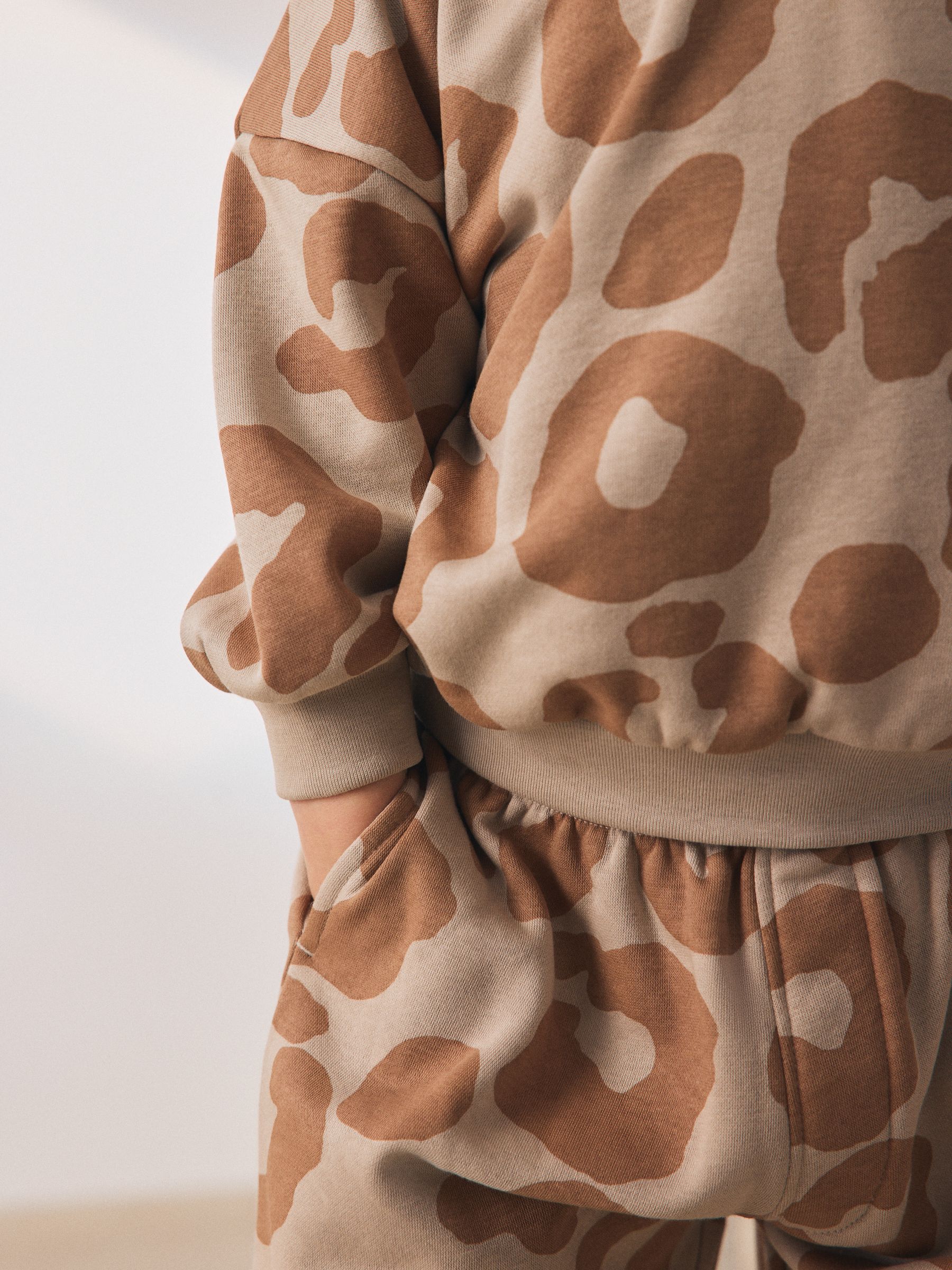 Lichtbruine dierenprint - Set met hoodie en joggingbroek (3 mnd - 7 jr)