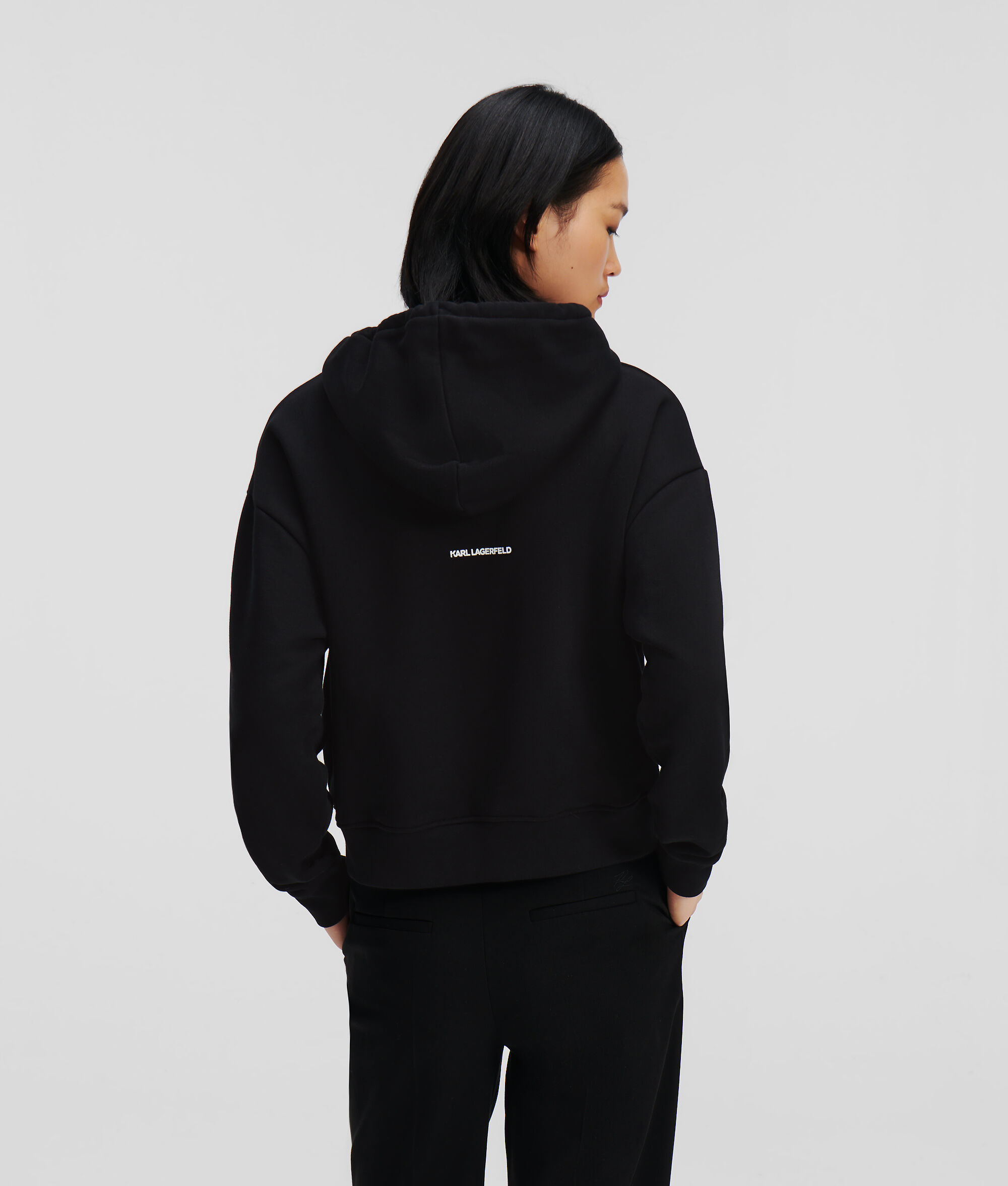 SWEAT À CAPUCHE AVEC ÉCUSSON K/IKONIK KARL