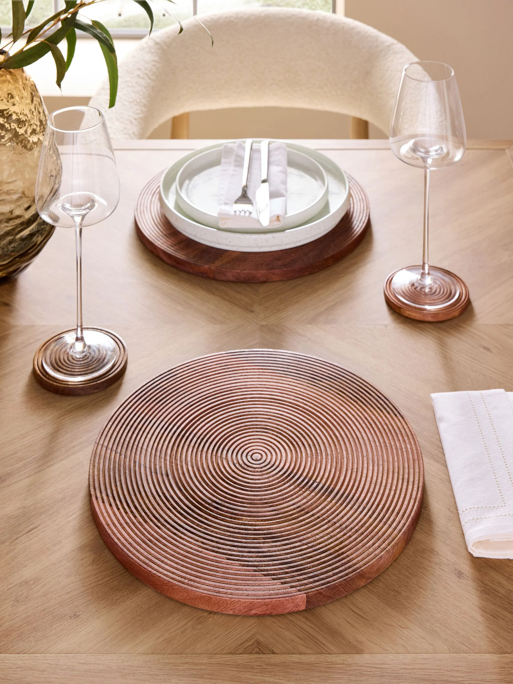Set of 2 Bronx Etched Wooden Placemats
