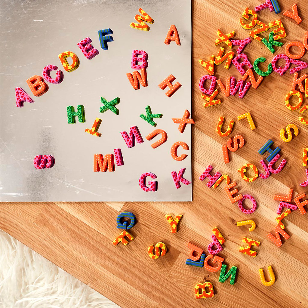 jeu éducatif lettres aimantées