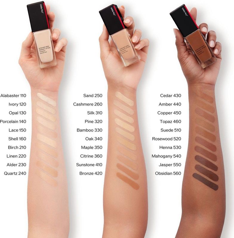 Shiseido Synchro Skin Radiant Lifting  220 Linen  Foundation