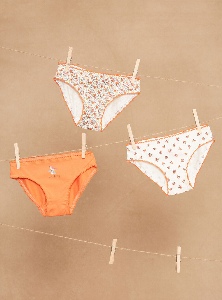 3 culottes écrues et orange à imprimé fleuri, pommes et à motif hirondelles
