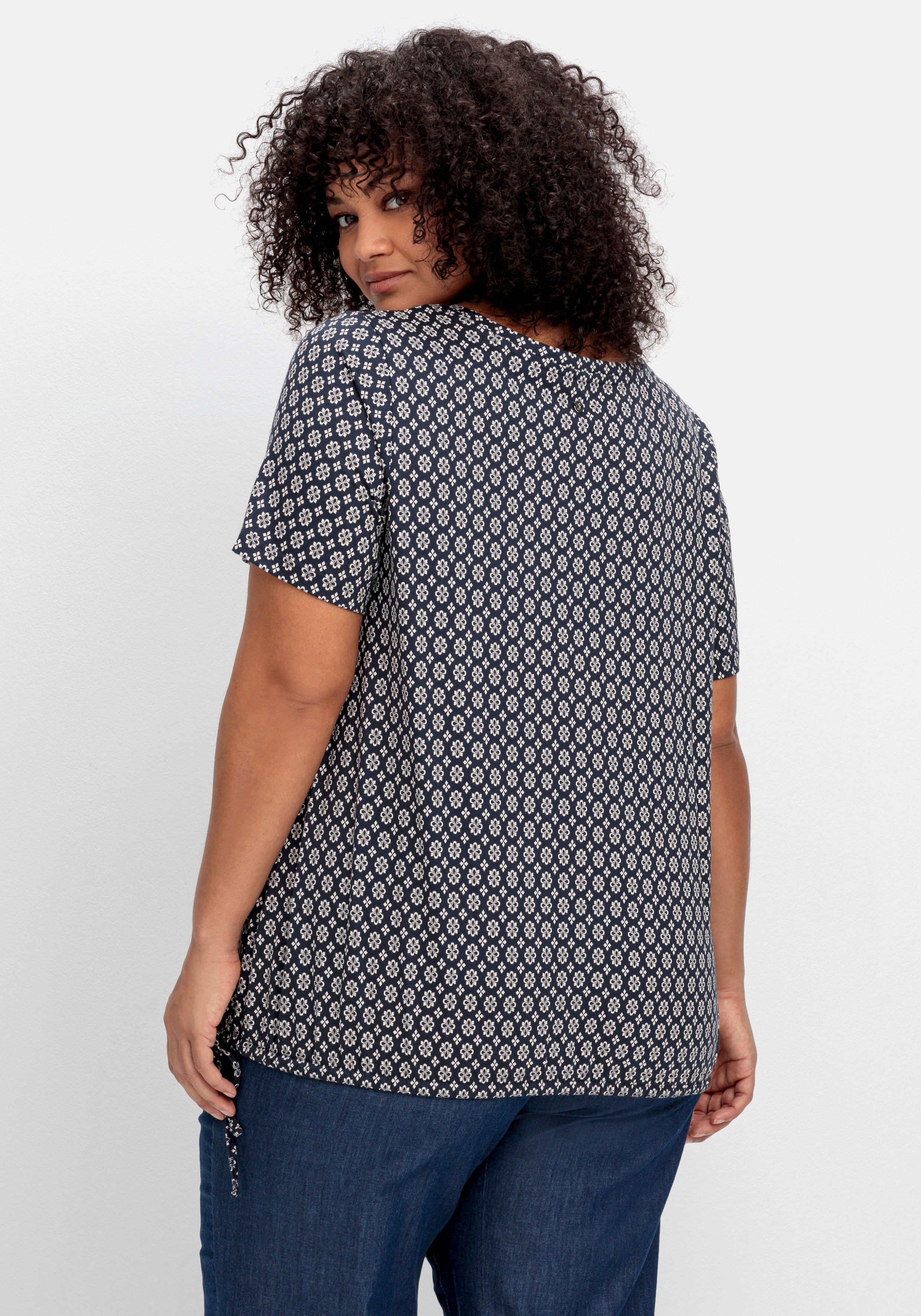 Shirt mit Tunnelzug am Saum und Alloverprint