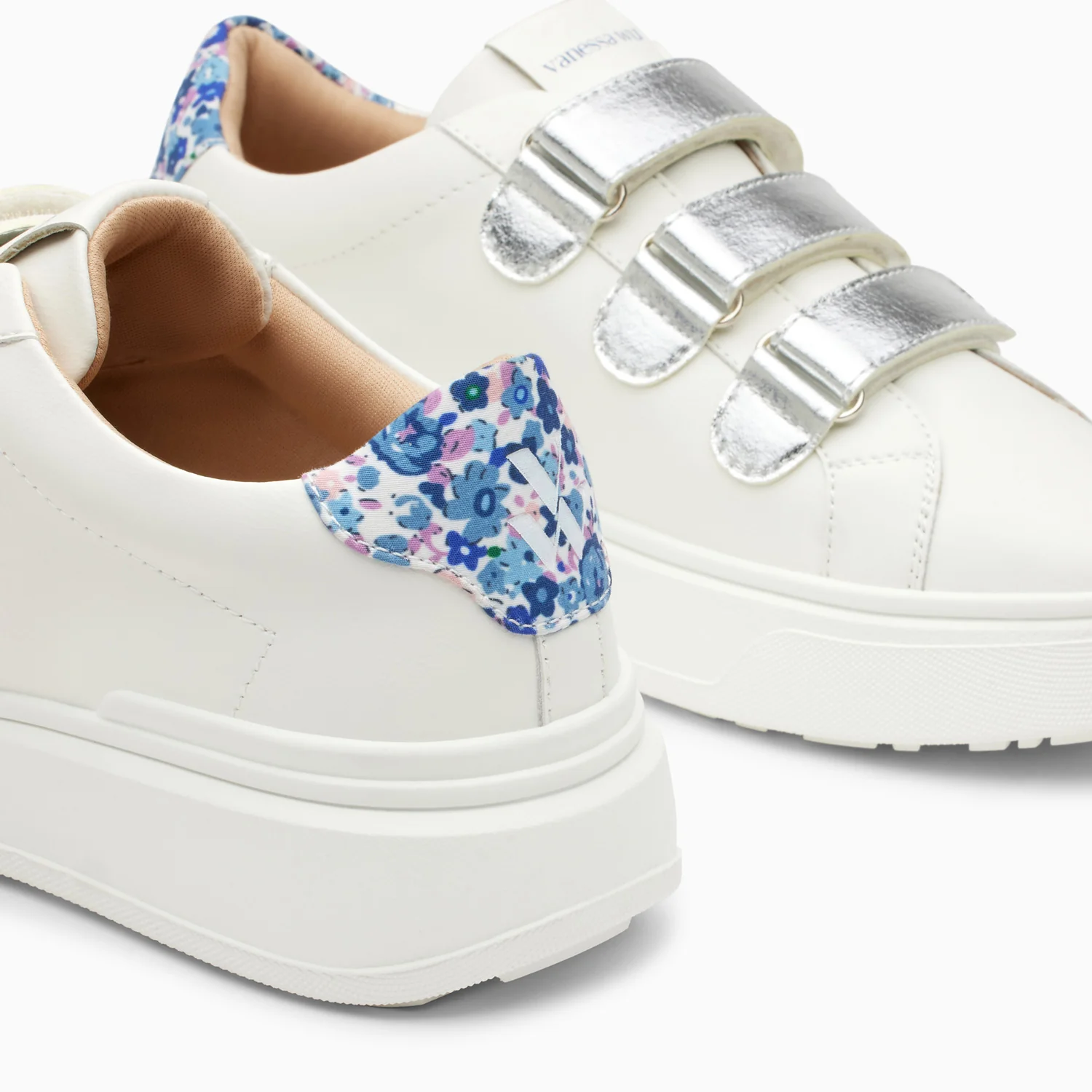 Sneakers-Baskets éclair Salomé blanc et bleu à scratchs argent