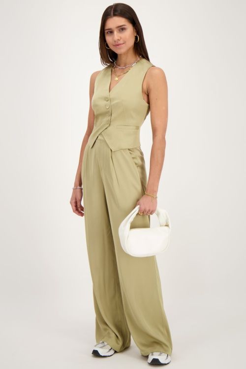 Olijfgroene gilet satijnen look