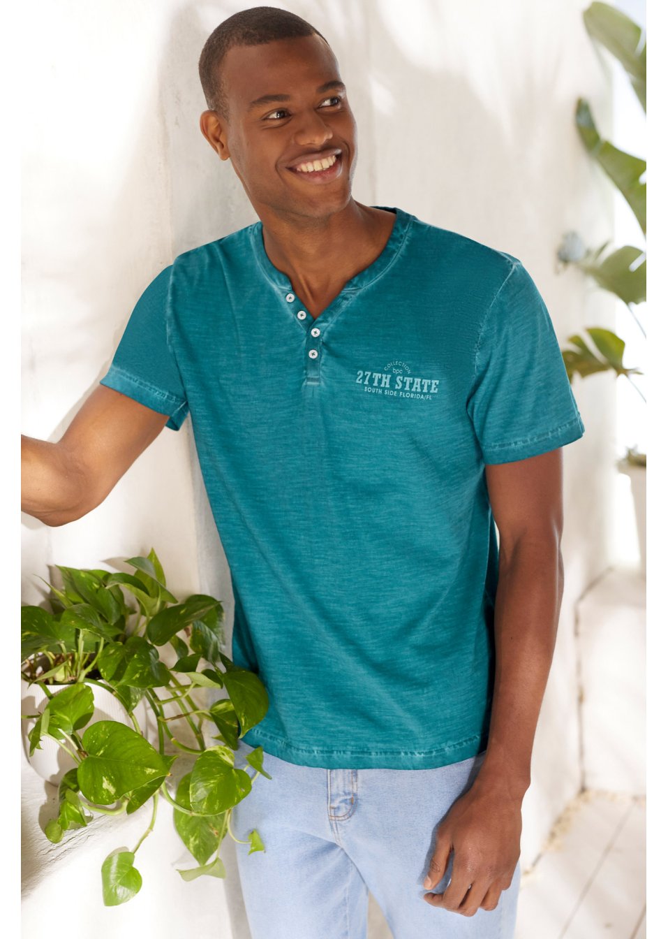 T-shirt col Henley, manches courtes et aspect délavé