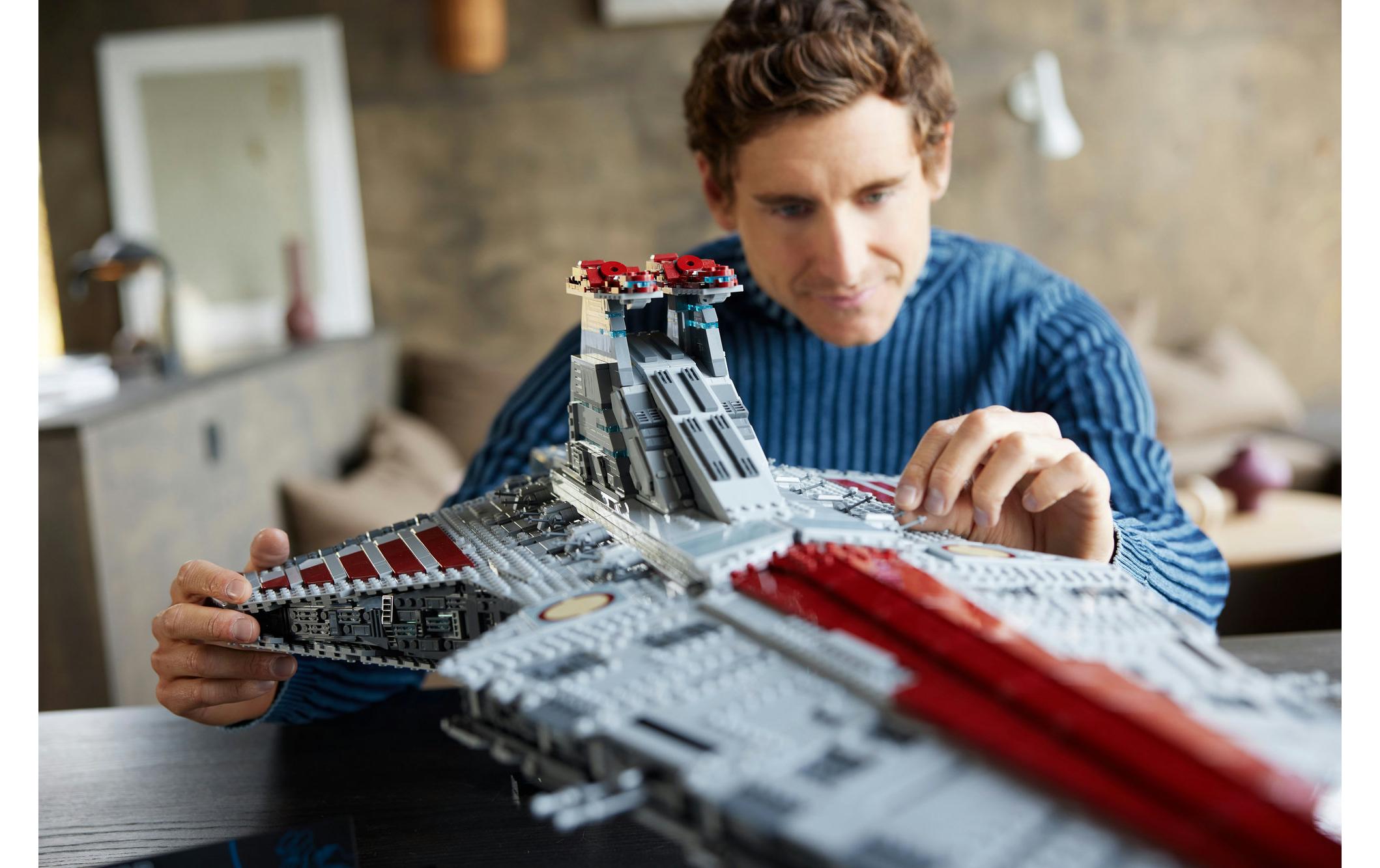 Star Wars Republikanischer Angriffskreuzer 75367<br>Sternenschiff zum Bauen und Ausstellen