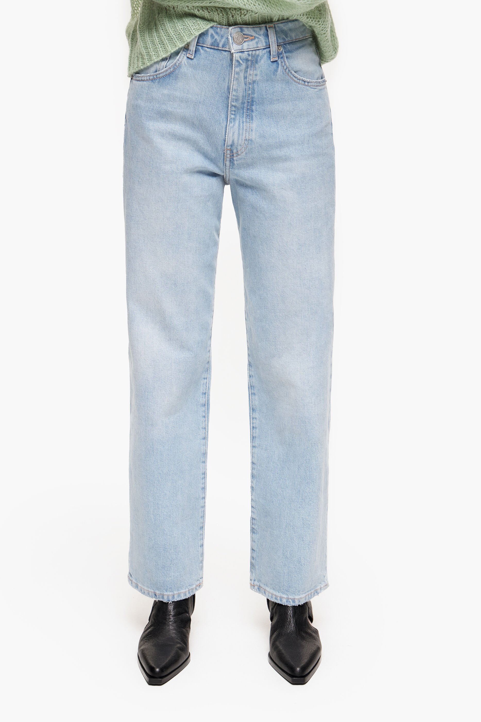 CALÇA RETA CURTA - Jeans azul claro de perna reta
