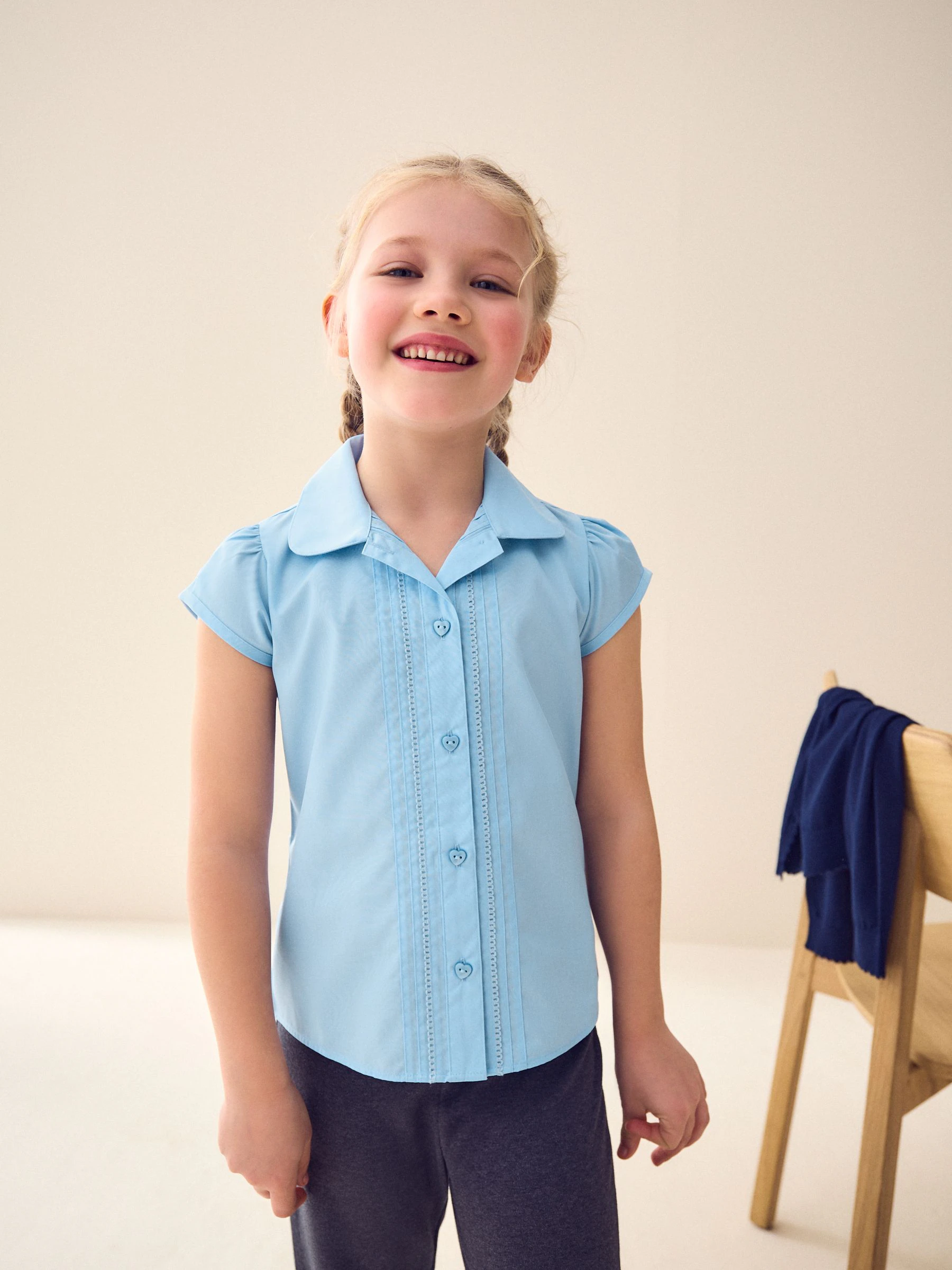 Blauw - Schoolblouse met pofmouwen en kantafwerking (3-14 jr)