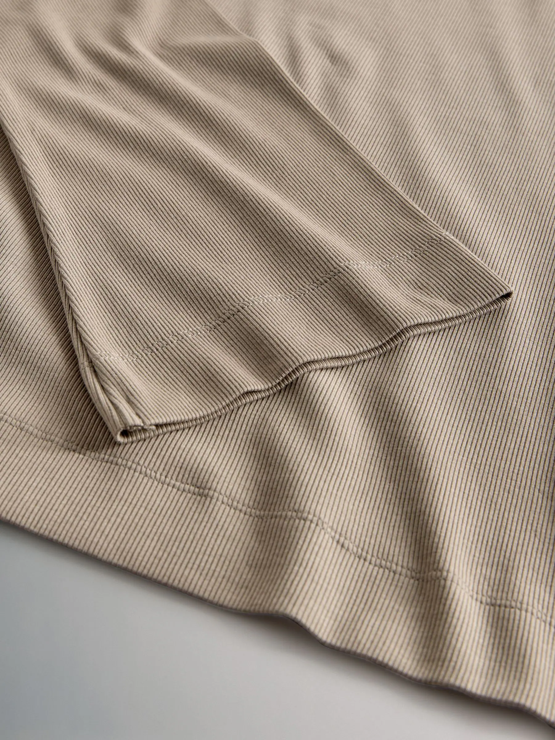 Zwart/chocoladebruin/neutraal - The Set 3 Pack Ribbed Flare Sleeve T-Shirts