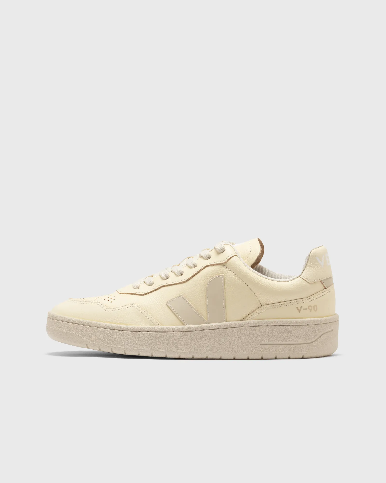 Veja V-90 O.T. LEATHER