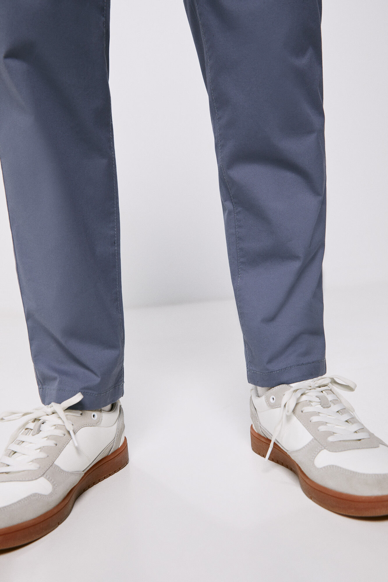 Calça chino clara - azul médio