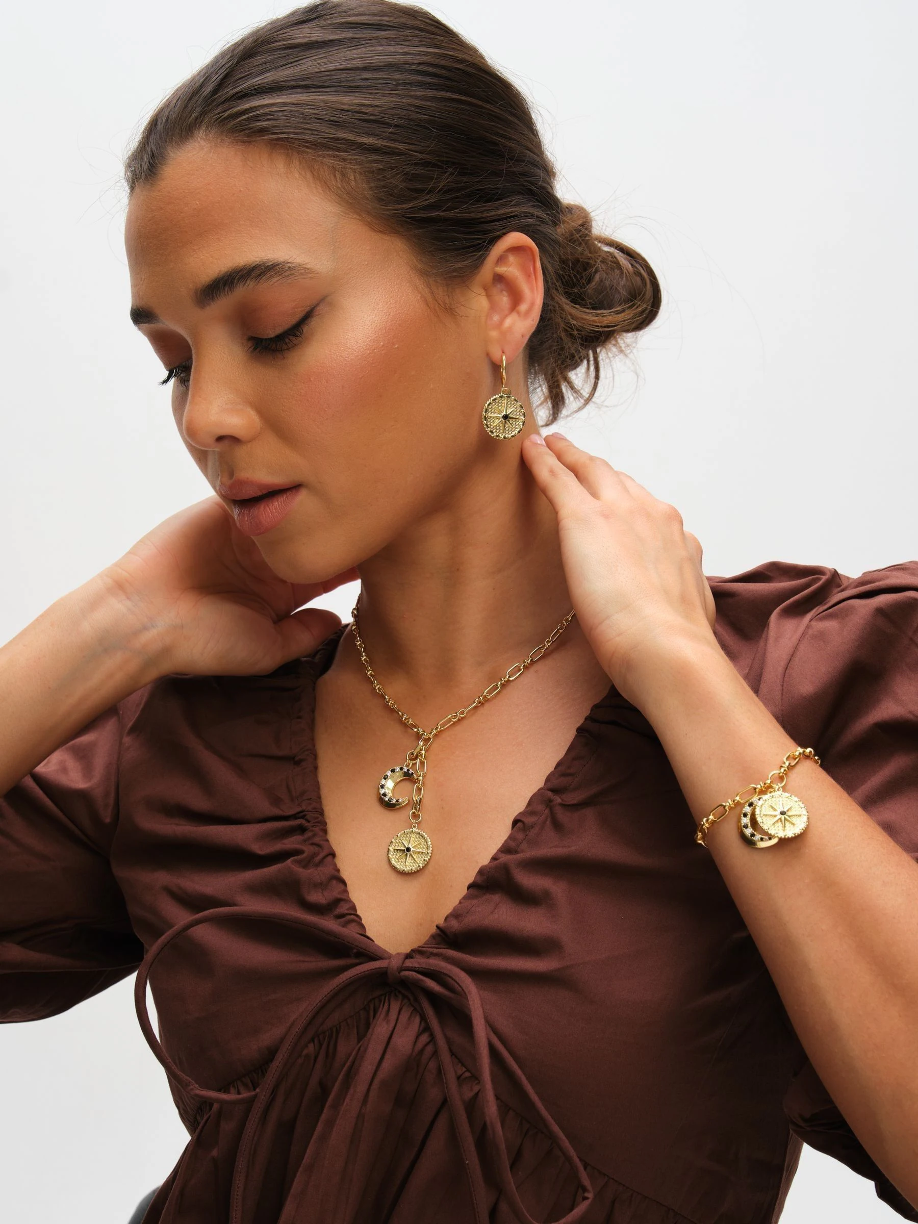 Inicio Jet Star Charm Earrings