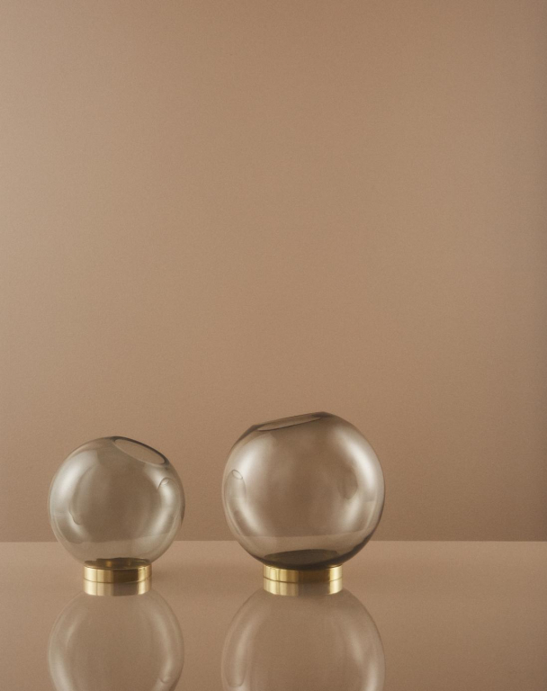 AYTM Globe vaas 10 zwart/goud