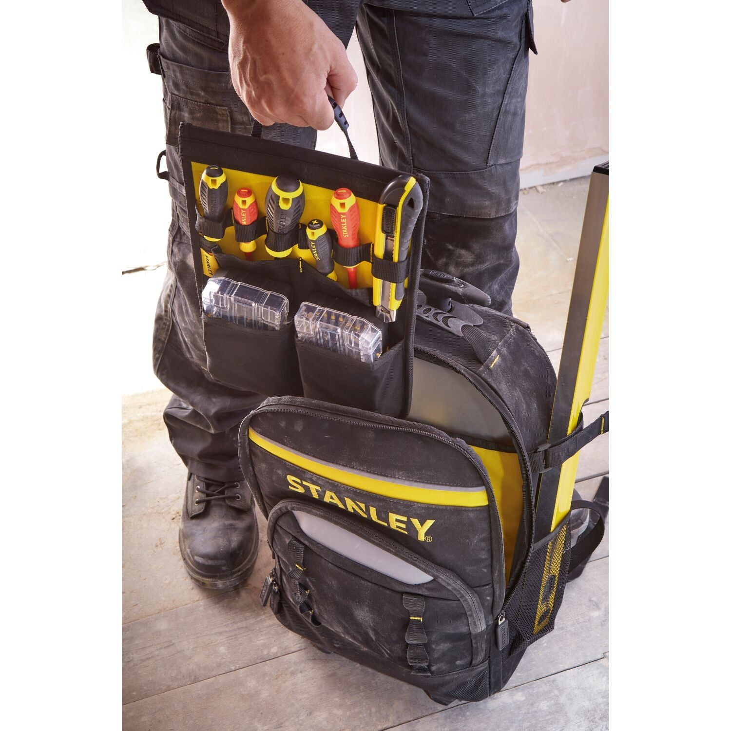 Stanley STST83307-1 Gereedschapsrugzak met wielen