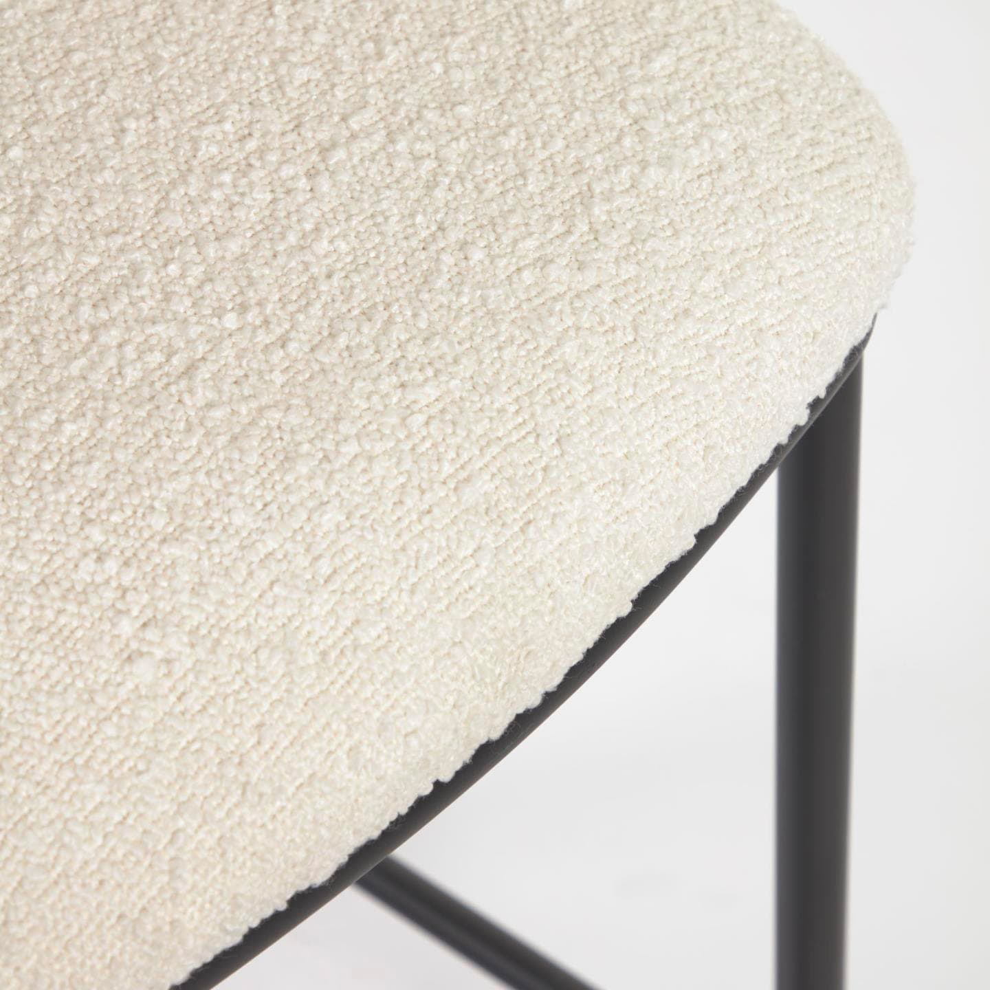 Kave Home Barhocker CISELIA Bouclé weiß/Metall schwarz