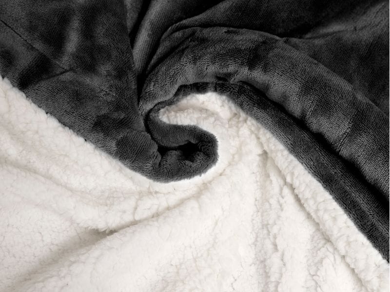 COCON Decke Fleece Sherpa 150 x 200 cm, Anthrazit-Weiss Flauschige Fleecedecke