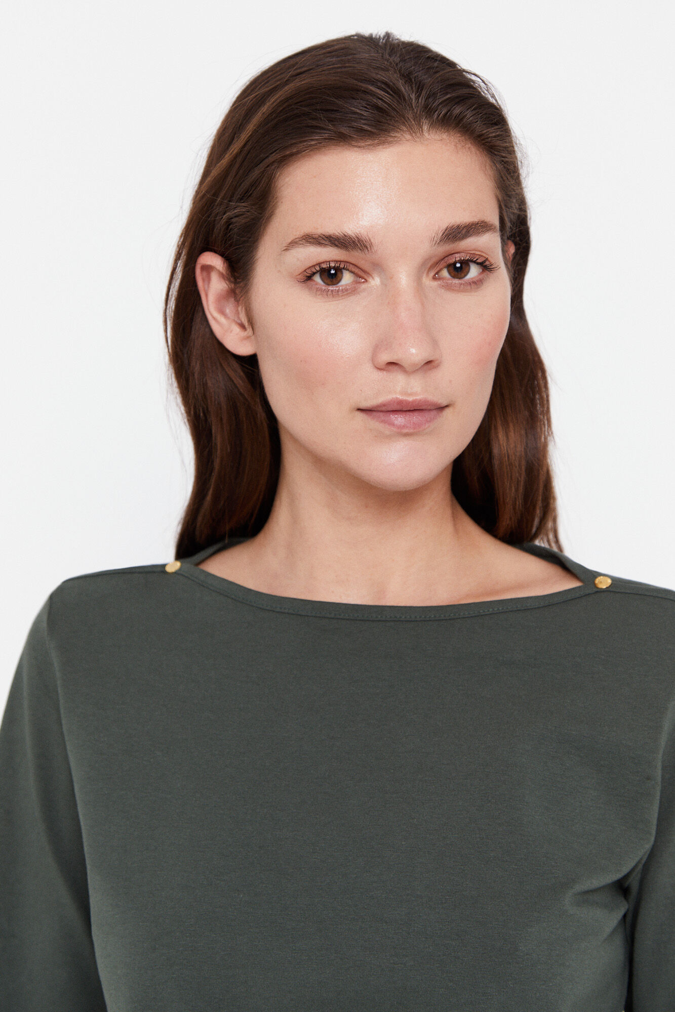Camiseta básica com decote canoa - Cáqui
