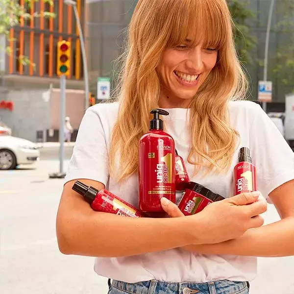 Máscara Hidratante Revlon Professional UniqONE™ Classic Red - 10 Benefícios - 300ml
