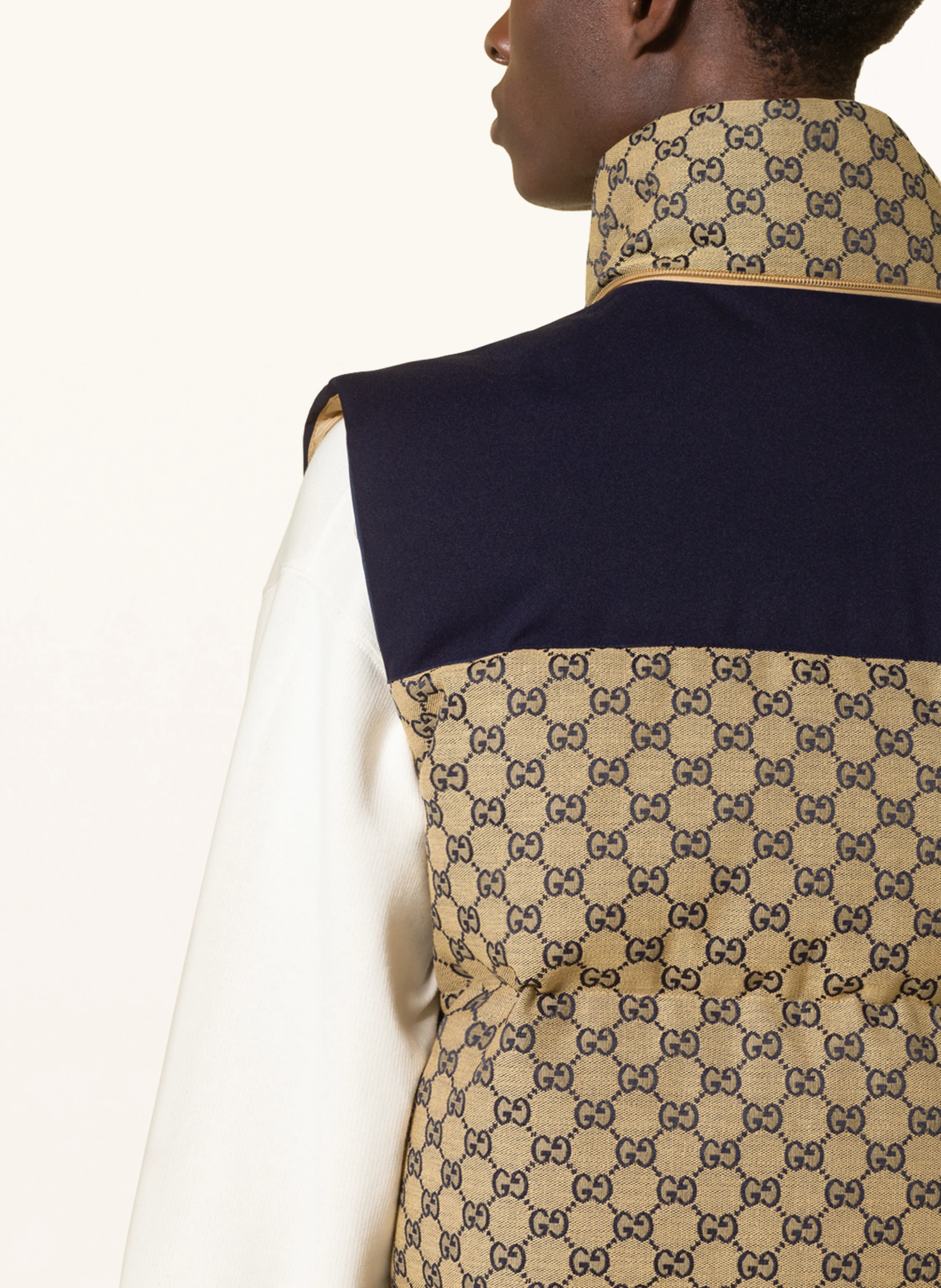 GUCCI Daunenweste mit abnehmbarer Kapuze