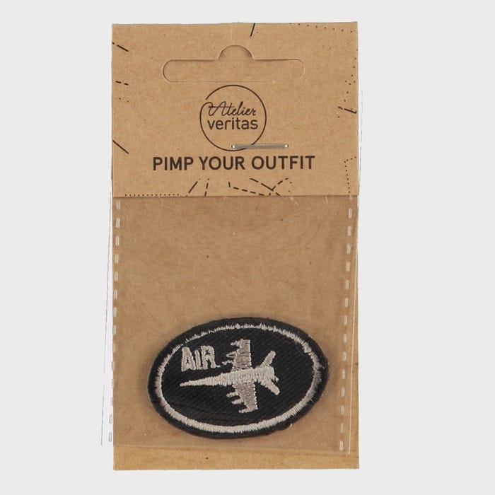 Atelier Veritas-Ovale patch met vliegtuig 2x4cm