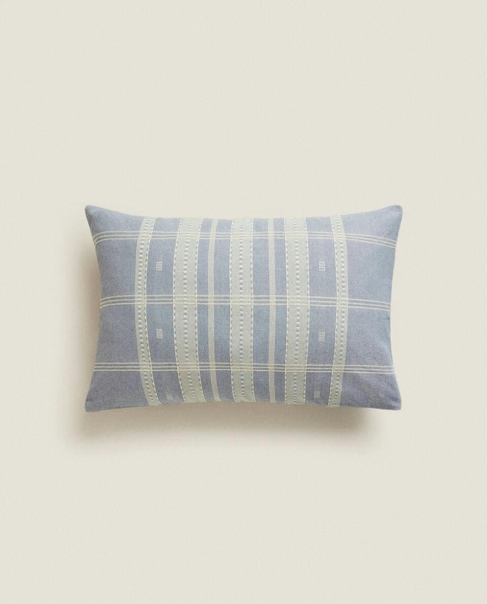 CAPA DE ALMOFADA GEOMÉTRICA EM JACQUARD