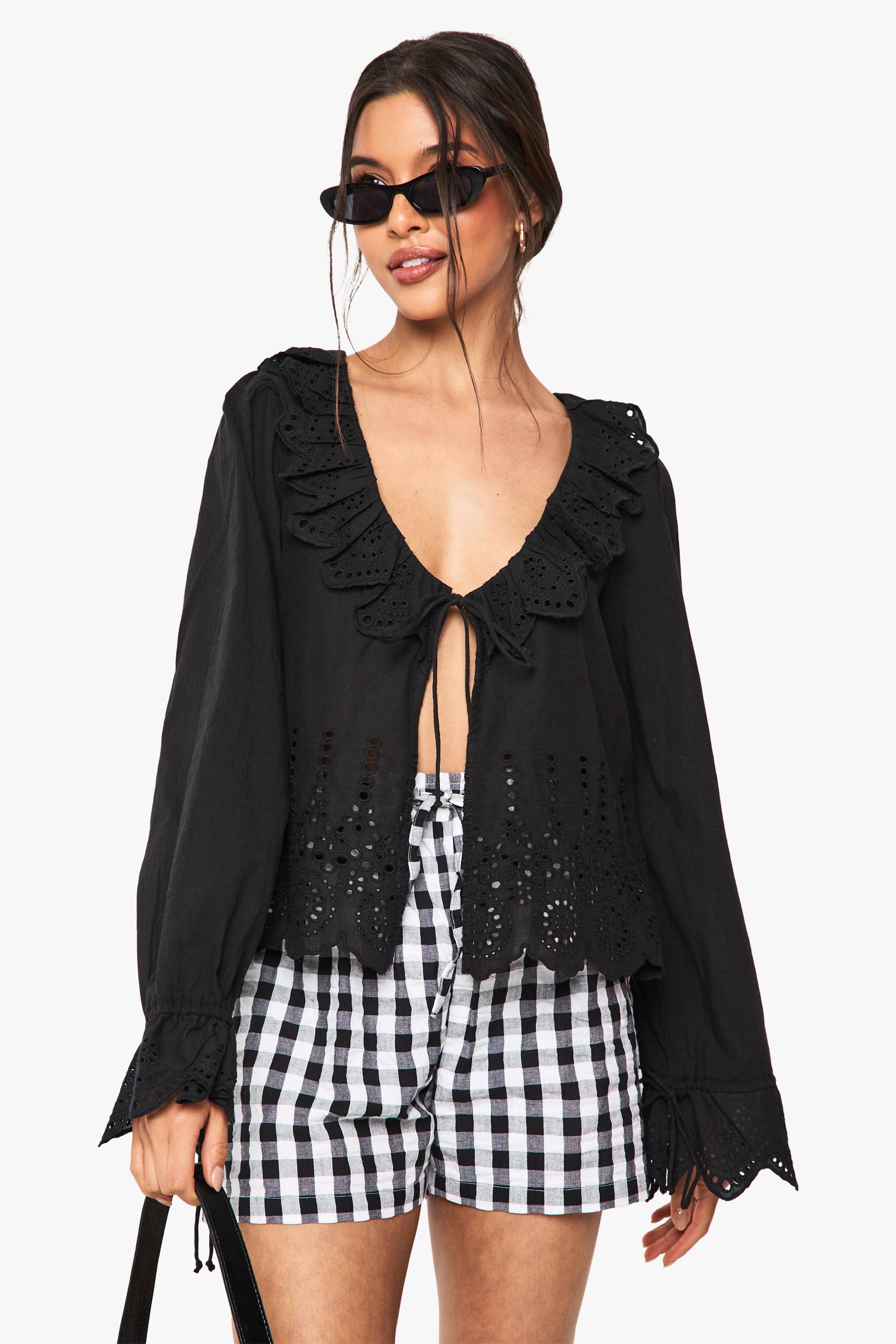boohoo Chemisier à volants, broderie et détails de nœud