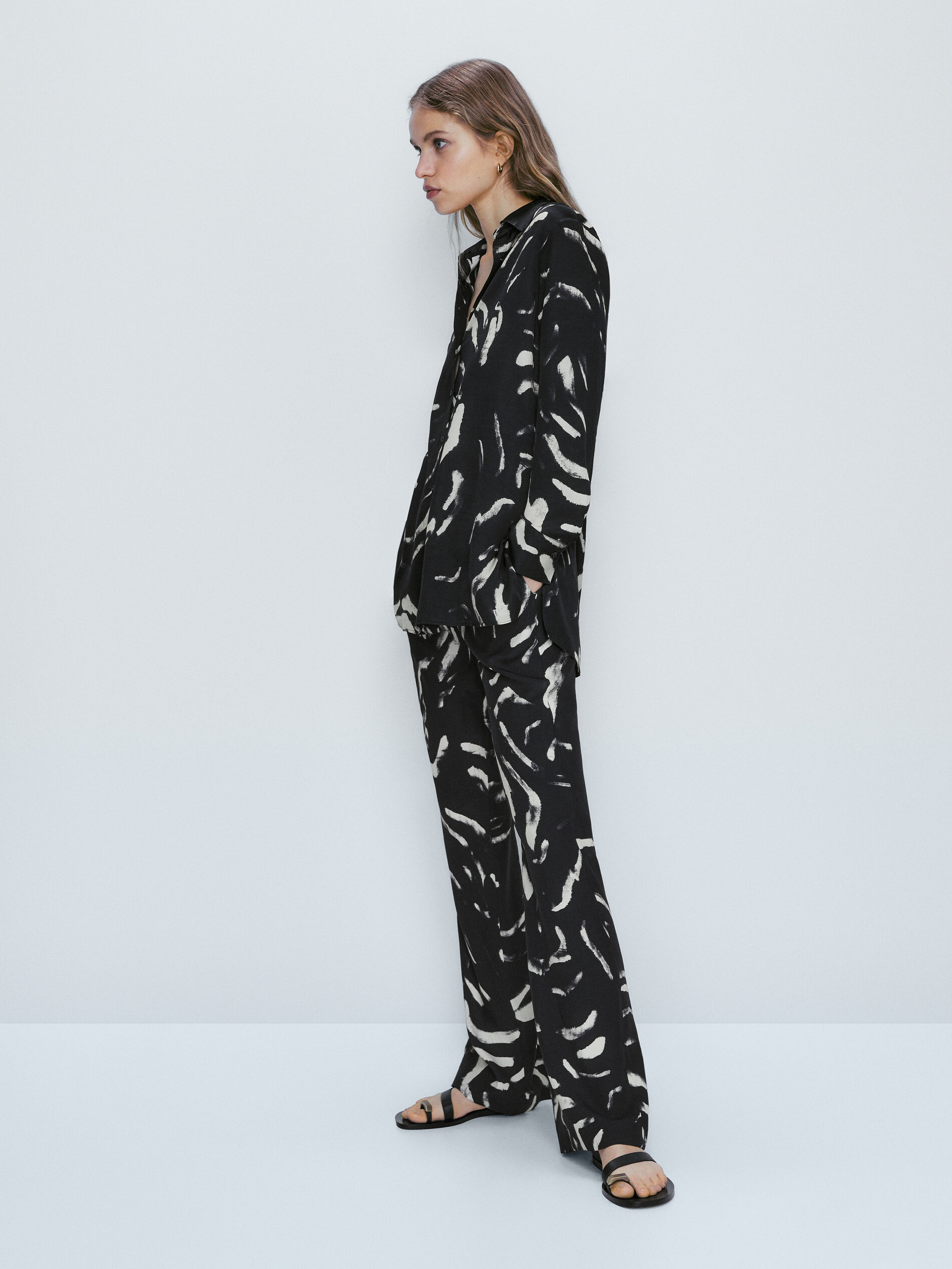 Camisa com estampa animal - PRETA