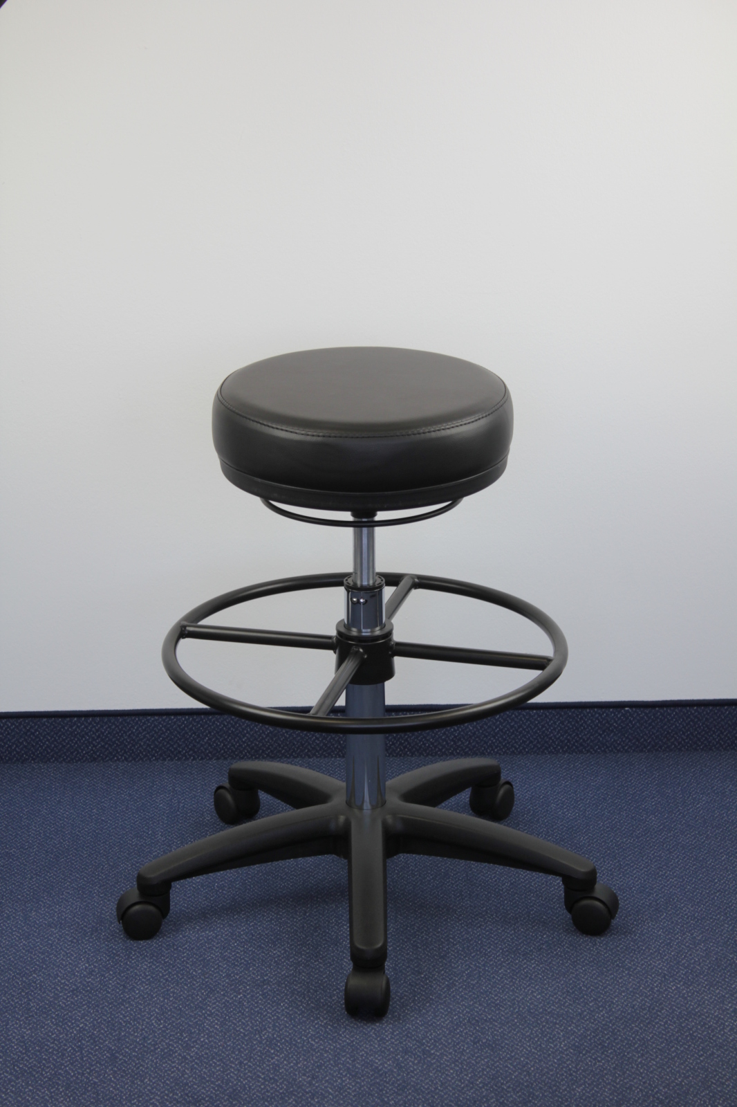 Arbeitshocker - schwarz - Lederoptik