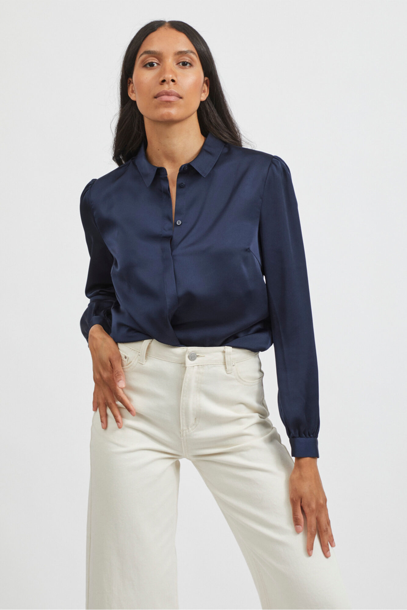 Camisa de cetim fluida - Azul marinho