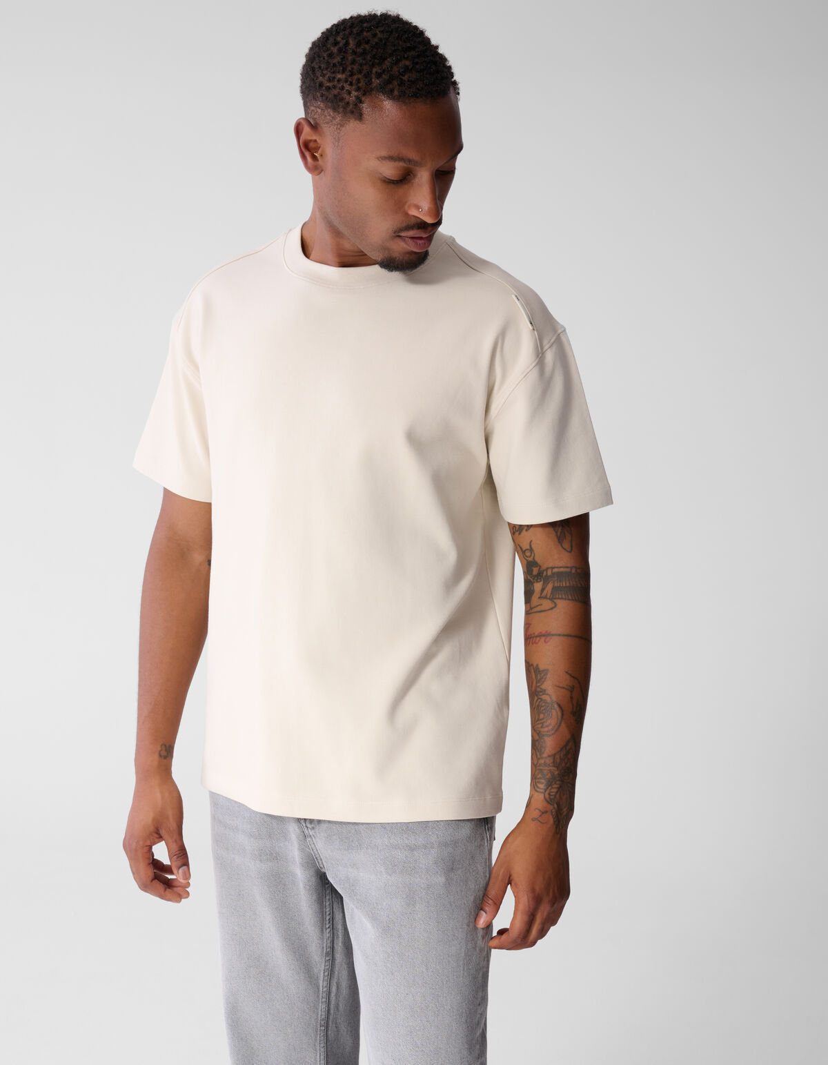 Basis Label T-shirt Zand