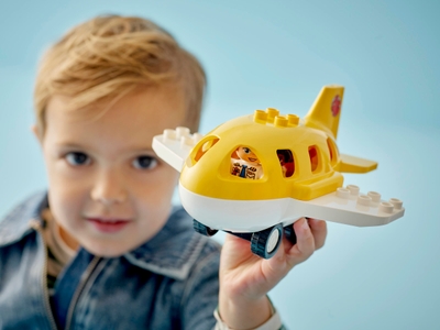 LEGO Voor het eerst op het vliegveld (10443)