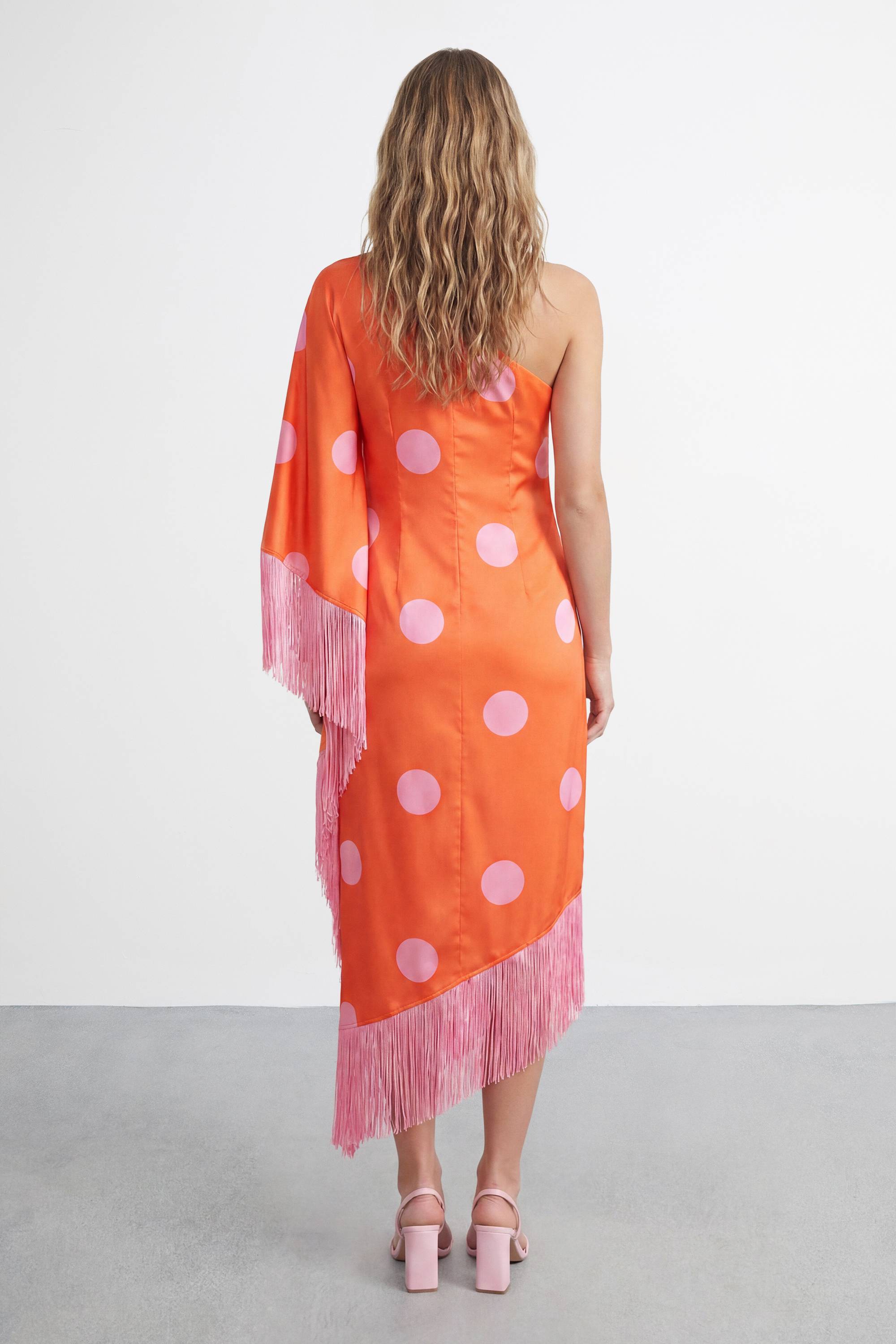 Warehouse Robe Midi Asymétrique À Une Épaule Avec Franges Premium