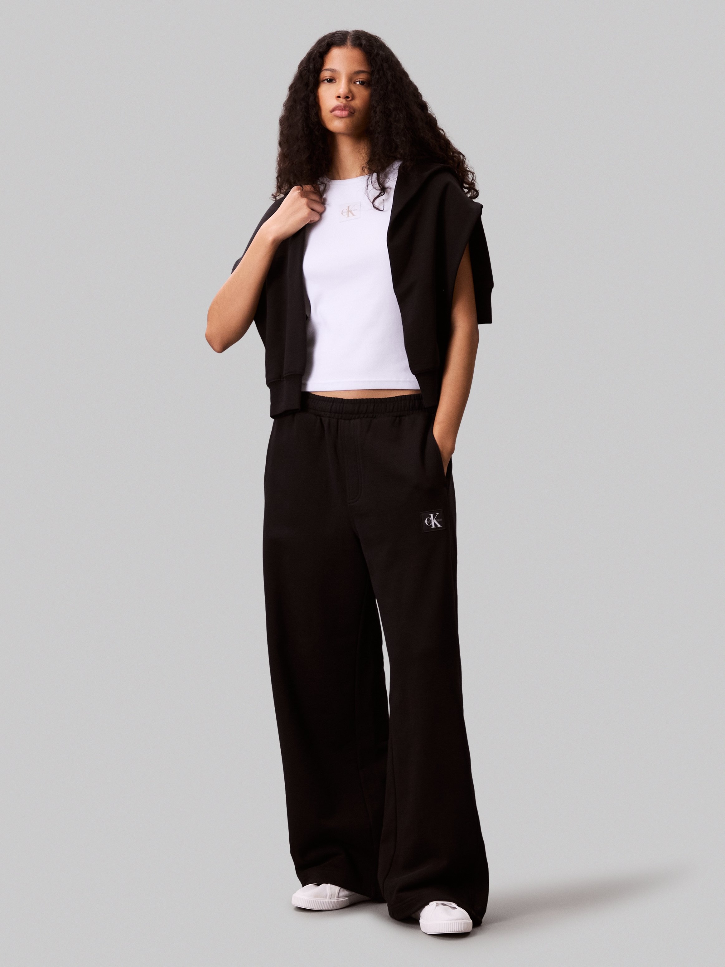 Calvin Klein Jeans Sweathose »A- FRENCH TERRY BADGE LOGO PANT«  mit weitem Bein