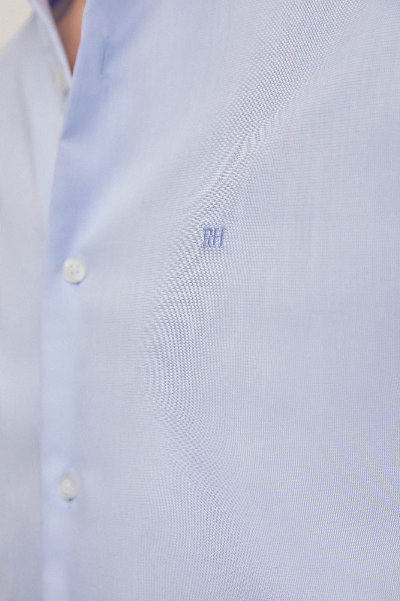 Camisa social lisa, texturizada, não precisa passar e resistente a manchas - Azul