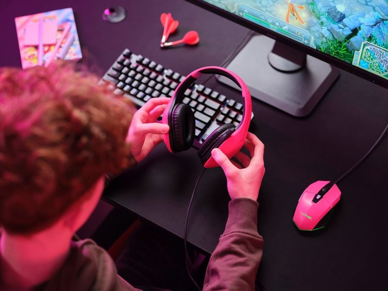 Trust Headset GXT 415P Zirox Pink/Schwarz Gaming-Headset mit komfortablen ohrumschliessenden Polstern und einstellbarem Mikrofon