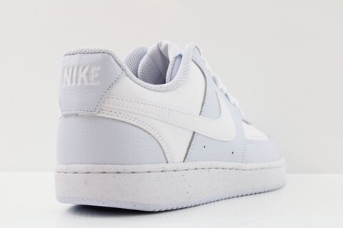 Nike Sneaker