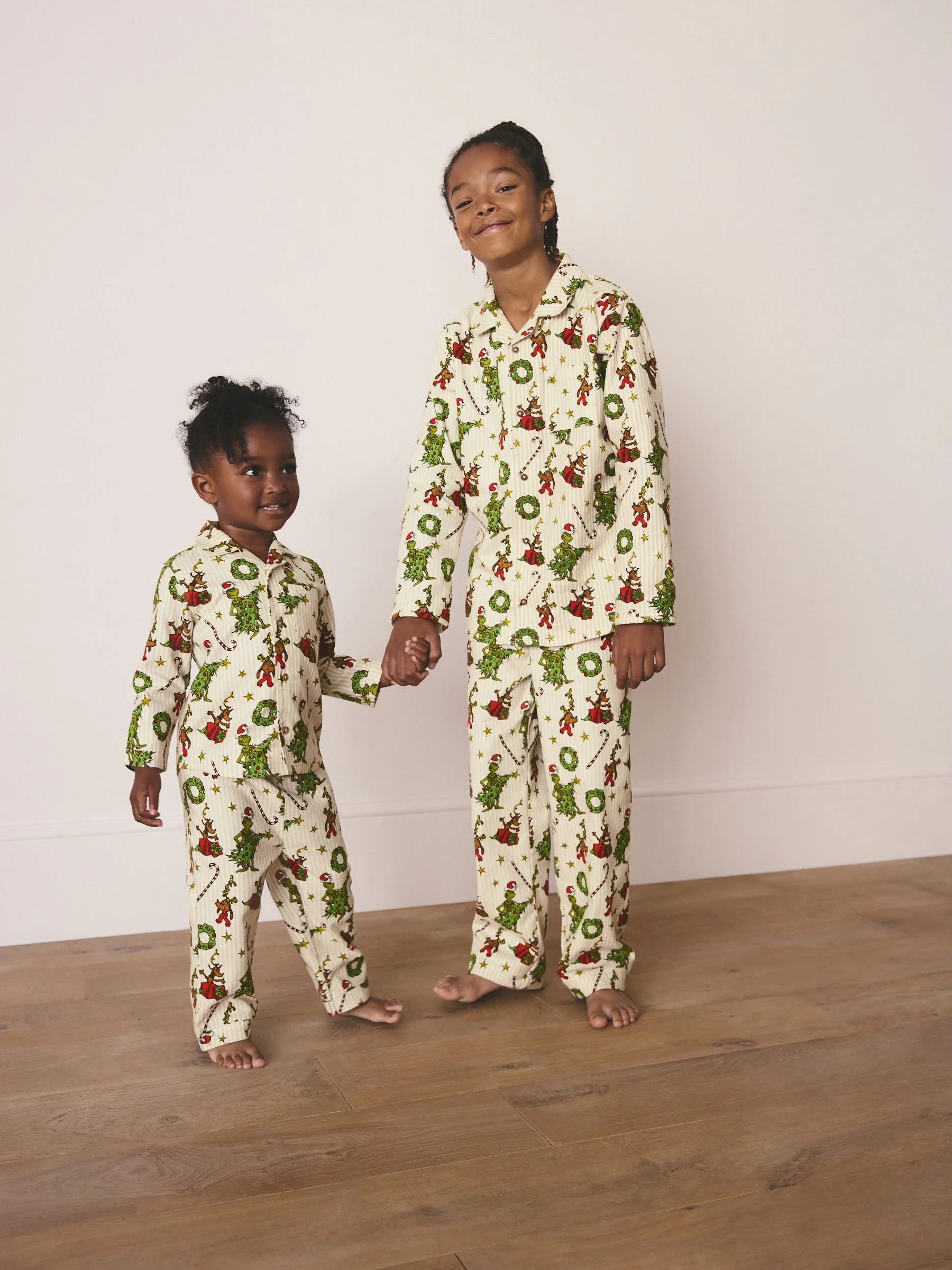 Crème - Grinch Matching Family - Kerstpyjama met knoopsluiting (9mnd -16jr)