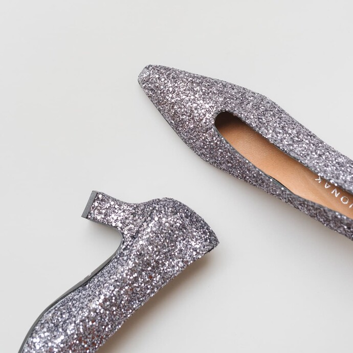 Ballerines à talons et bouts pointus  en glitter argent foncé