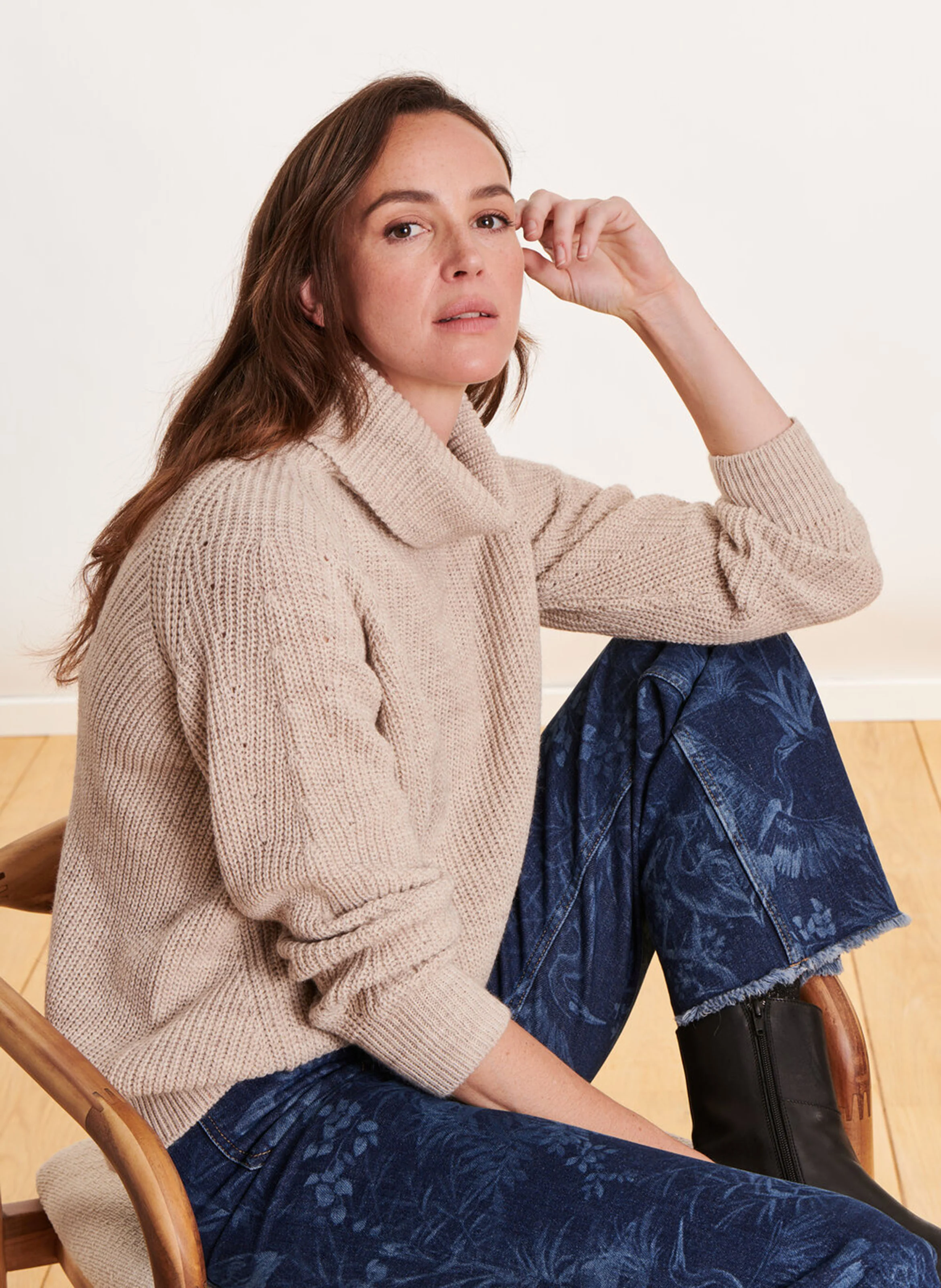 Pull col coulé oversize en maille côtelée | Beige