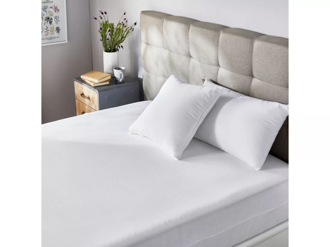 Couvre-matelas en microfibre éponge dermoprotecteur