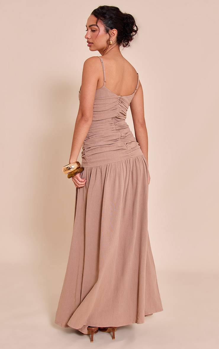 Taupe Robe Longue À Ourlet Tombant Avec Détails Froncés En Tissu Tissé Aspect Lin Texturé