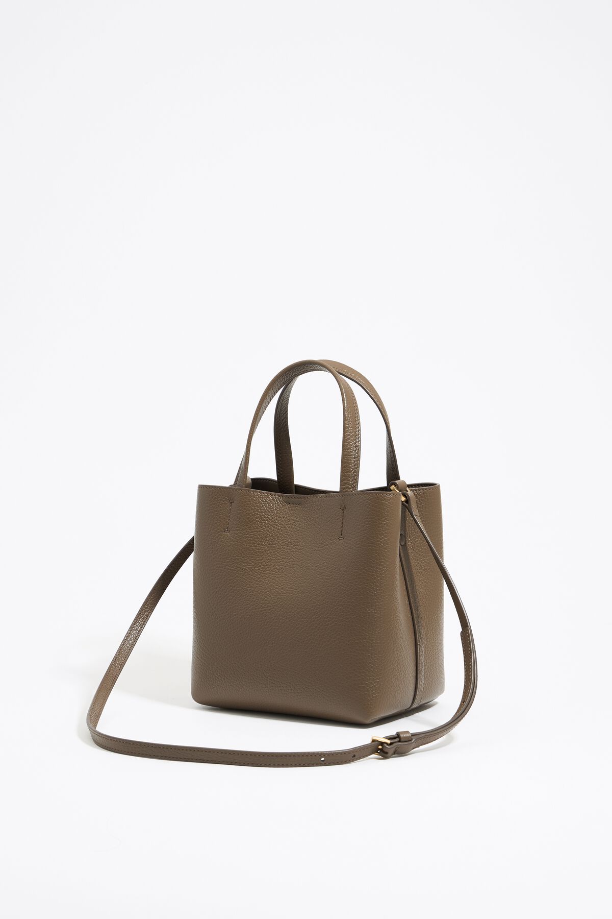 Bolsa pequena Chihuahua em couro taupe escuro.