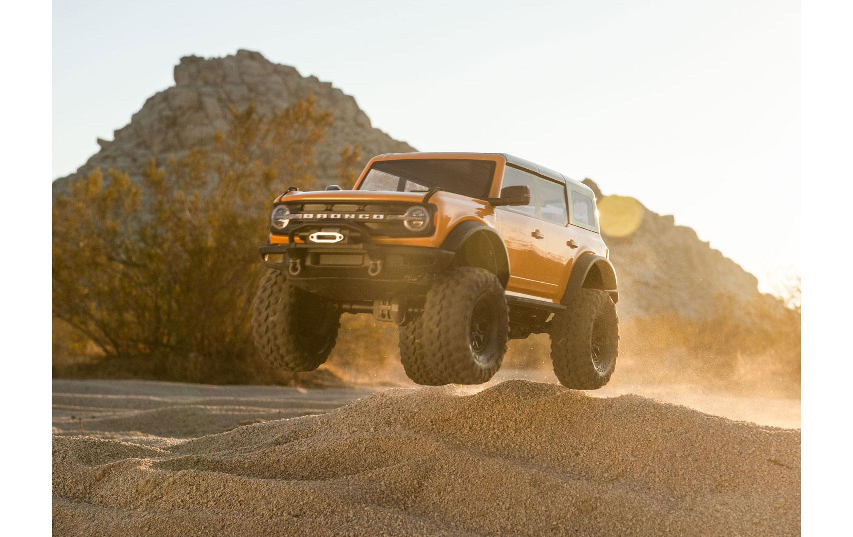 Scale Crawler TRX-4 Ford Bronco 2021, Orange ARTR, 1:10<br>TRX-4 Rockcrawler mit 2-Gang Getriebe, Differentialsperre und offizieller 2021 Ford Bronco Karosserie