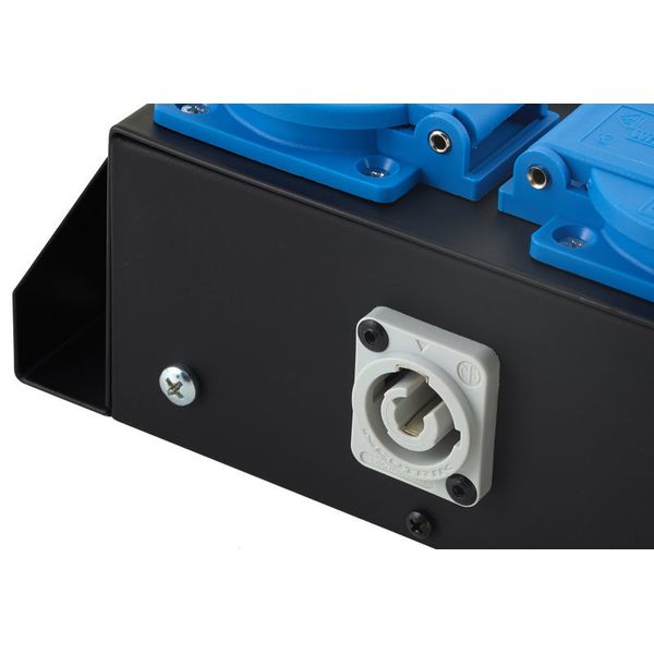 Stairville PCD-6 Power Distributor Bundle
