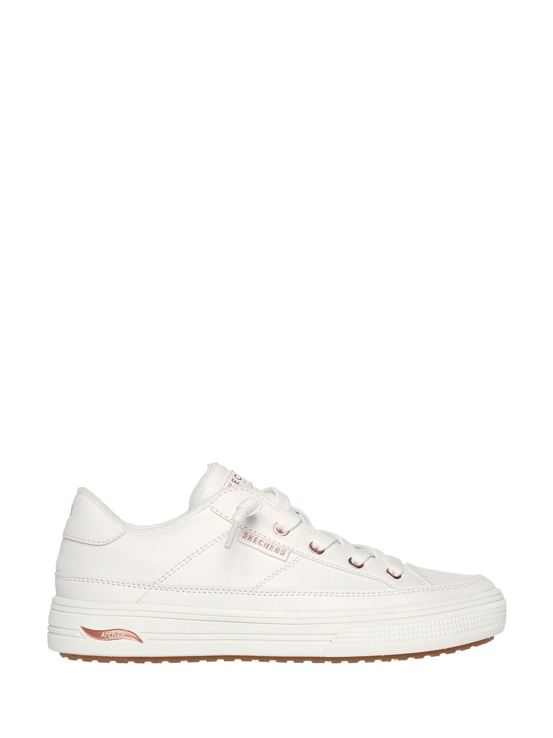 Wit imitatieleer - Skechers Arcade damessneakers met voetboogondersteuning