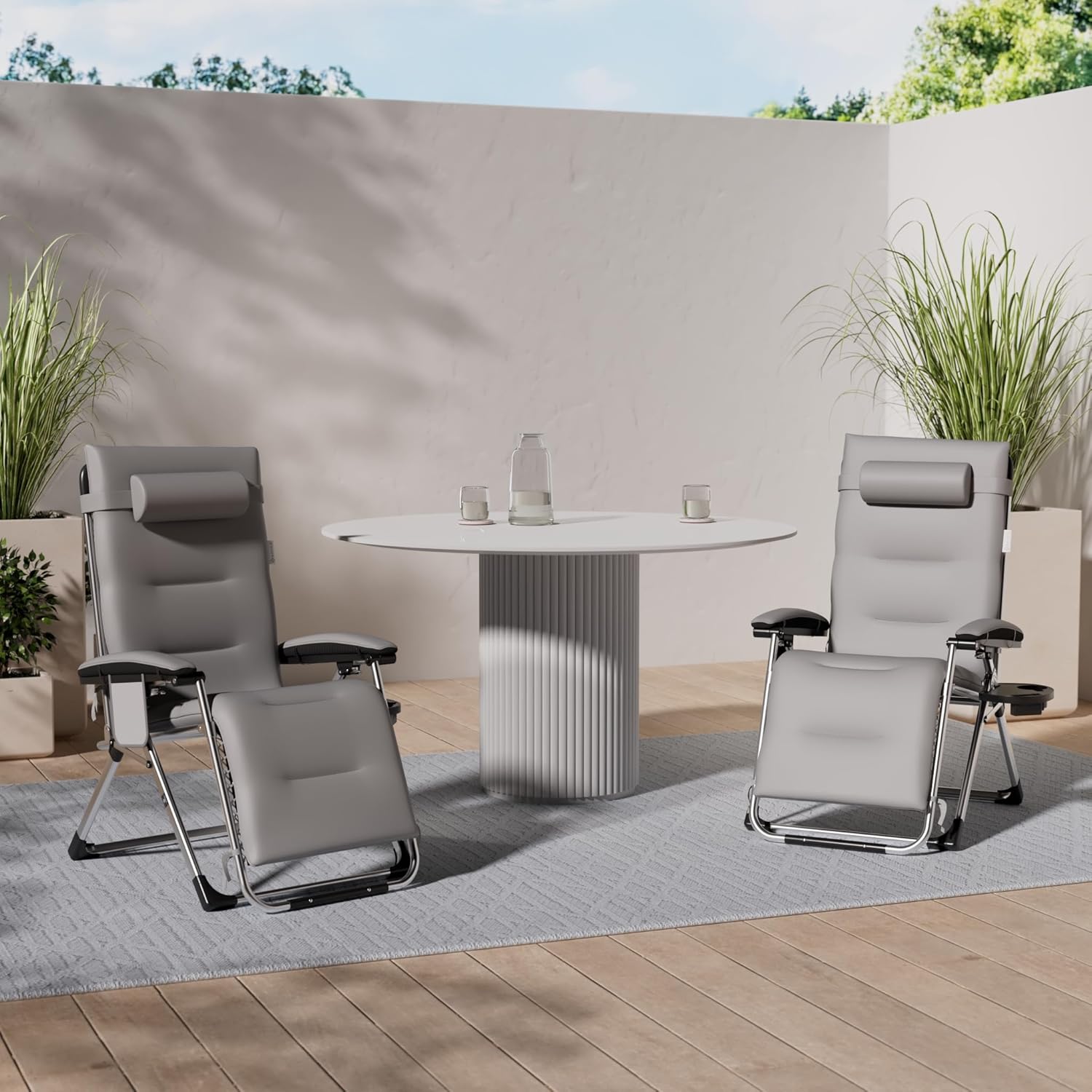 KESSER® Sonnenliege Liegestuhl,Gartenliege extra breit & Wetterfest,Belastbar 200kg,Ergonomisches Polster verstellbare Rückenlehne inkl. Nackenkissen Getränkehalter Armpolster & Seitentasche Grau