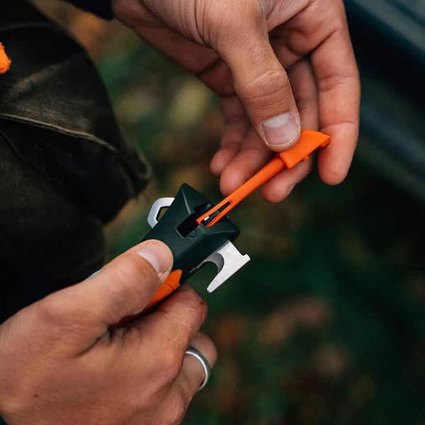 Couteau randonnée OPINEL EXPLORE TIRE TIQUES