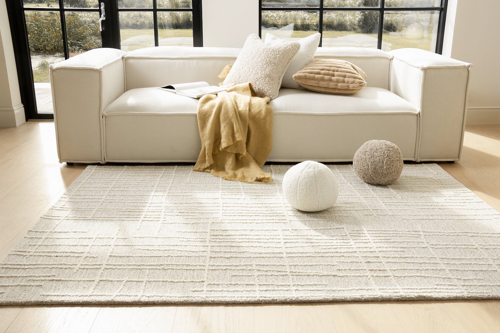 Box 3-seter XL sofa Tekstil Jenny R1R1 Offwhite med sorte ben